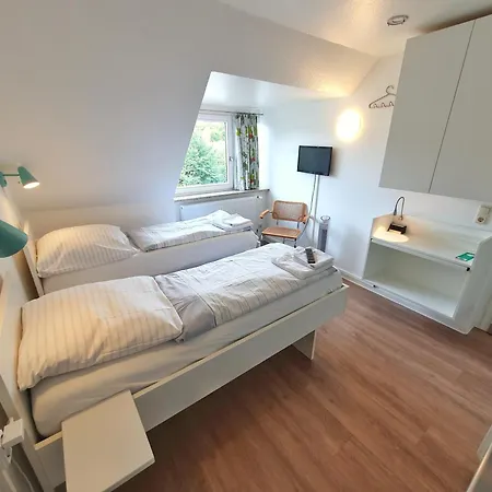 Jonas Apartment 2*